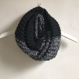 🌸 Knit Infinity Scarf